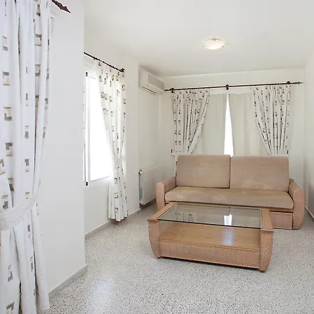 Apartament La Caleta 02 *